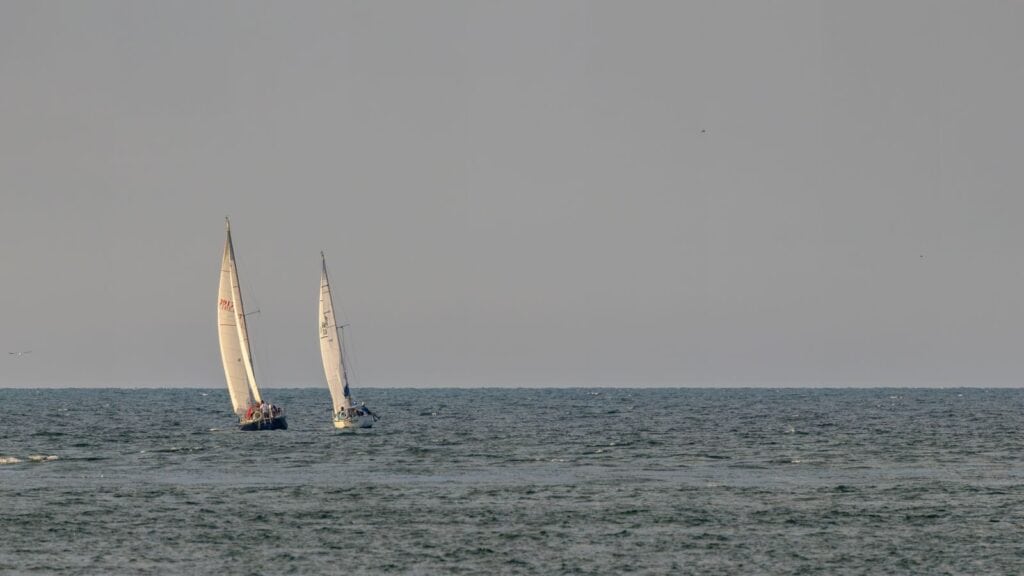 Experiencias en el mar: cómo planificar un día diferente navegando por Barcelona
