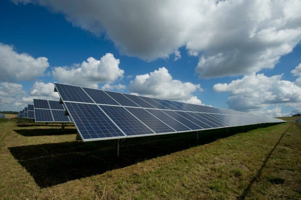 Cómo se eligen los materiales de una estructura para paneles solares