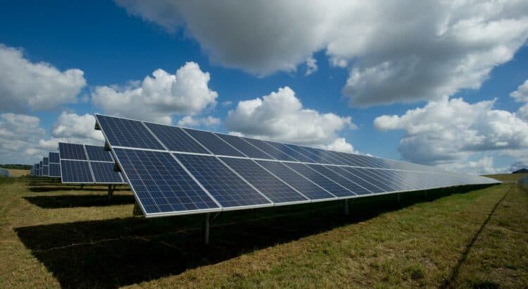 Cómo se eligen los materiales de una estructura para paneles solares